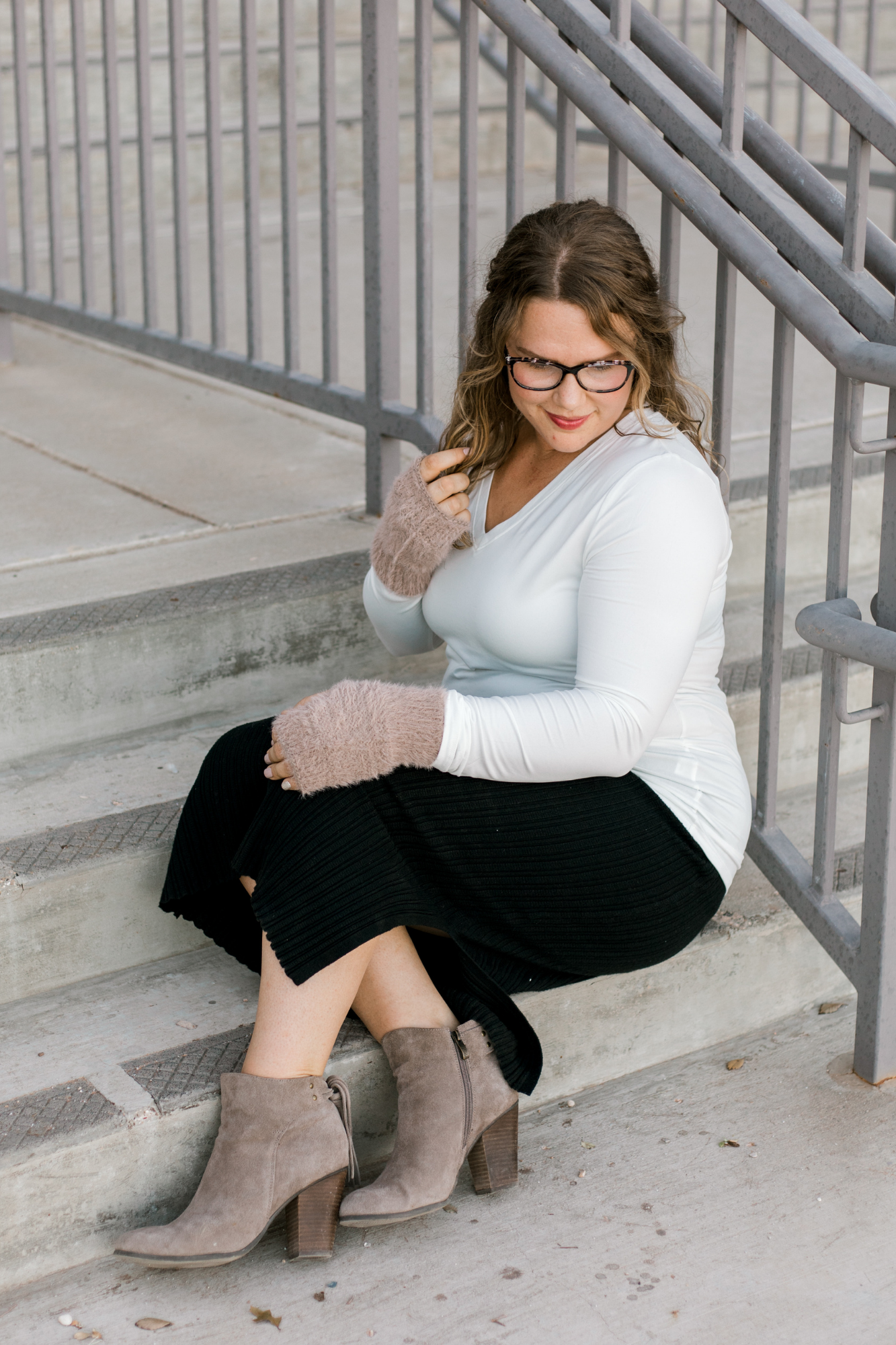 Hold Me Close Fingerless Gloves in Taupe