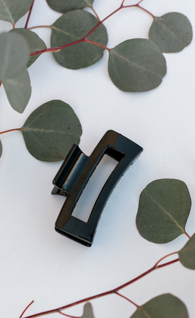 Spring Fever Claw Clip in Black